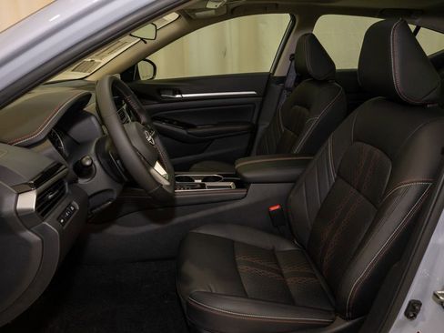 New 2025 Nissan Altima 2.5 SR image 11