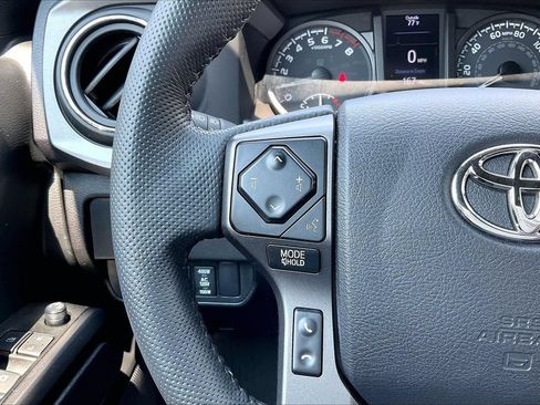 Used 2023 Toyota Tacoma TRD Sport AWD/4WD image 28