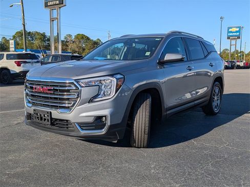 Used 2023 GMC Terrain SLT image 11
