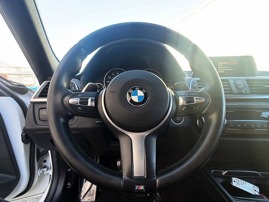 Used 2016 BMW 328i Sedan w/ M Sport Package RWD image 6