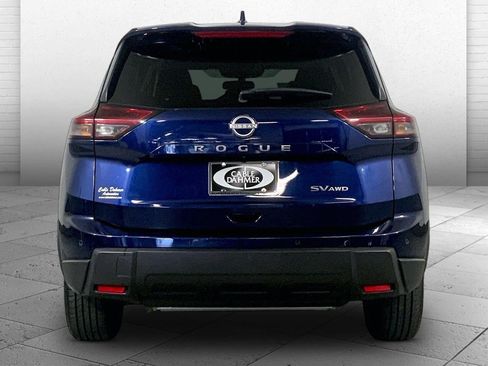 Used 2024 Nissan Rogue SV AWD/4WD image 3