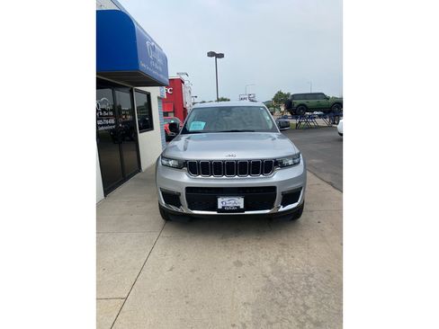 Used 2021 Jeep Grand Cherokee L Limited AWD/4WD image 3