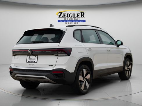 Used 2025 Volkswagen Taos S AWD/4WD image 7
