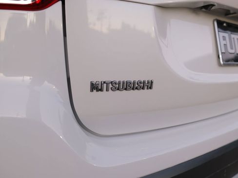 Used 2017 Mitsubishi Outlander SEL image 35