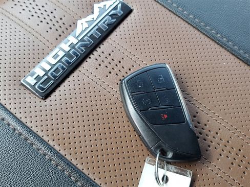 Used 2024 Chevrolet Silverado 3500 High Country w/ Technology Package image 43