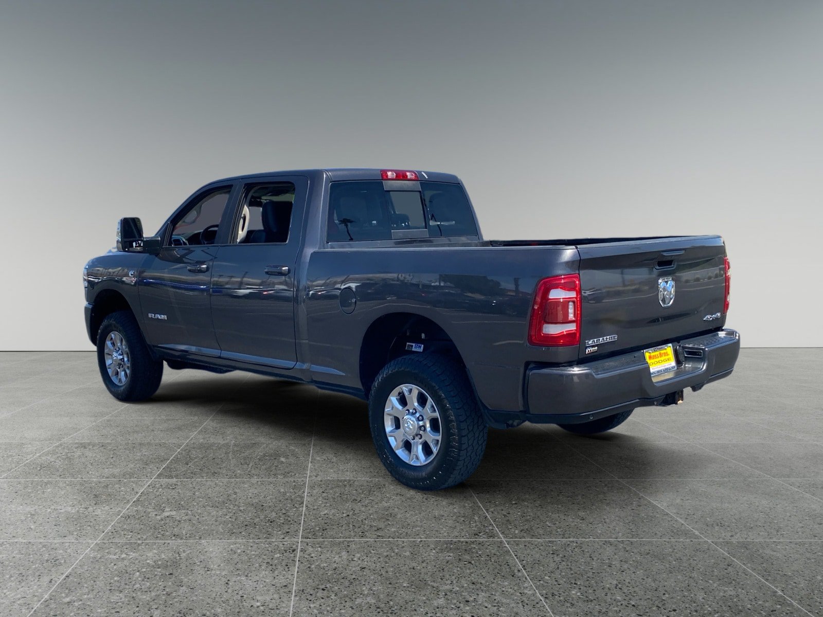 Used 2024 RAM 2500 Laramie AWD/4WD image 3