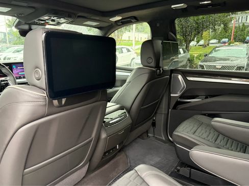 Used 2026 Cadillac Escalade V w/ LPO, ONYX Package AWD/4WD image 12