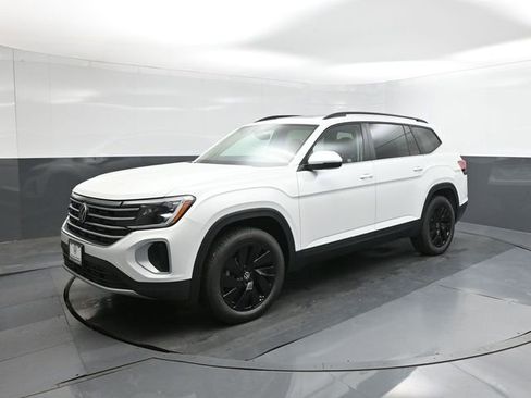 New 2026 Volkswagen Atlas SE FWD image 1