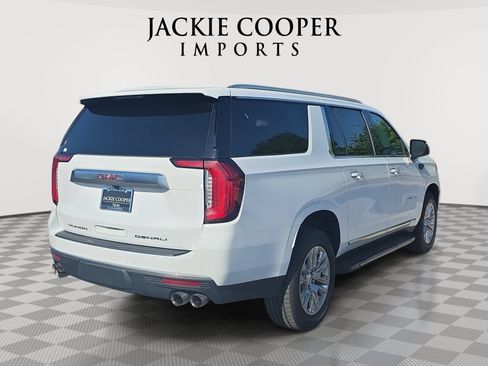 Used 2024 GMC Yukon XL Denali AWD/4WD image 5