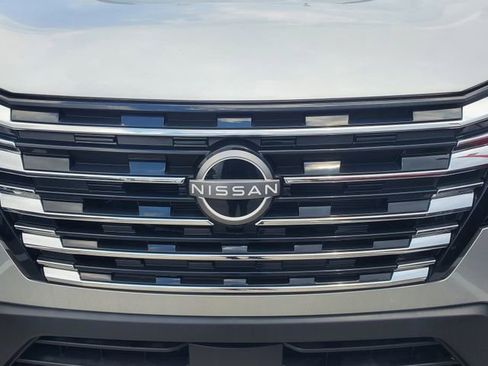 New 2025 Nissan Rogue S image 9