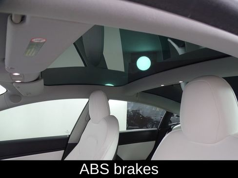 Used 2019 Tesla Model 3 Mid Range image 10