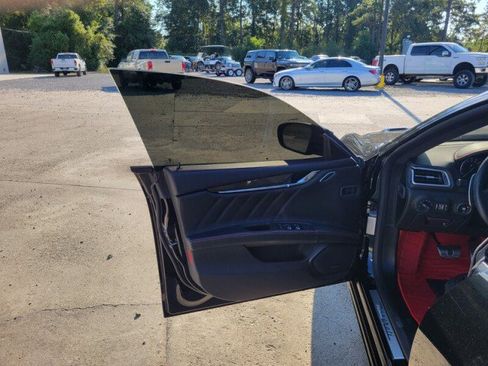 Used 2021 Maserati Ghibli Trofeo image 10