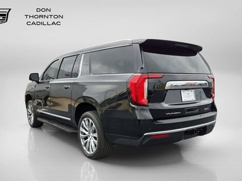 Used 2022 GMC Yukon XL SLT w/ SLT Premium Package AWD/4WD image 3
