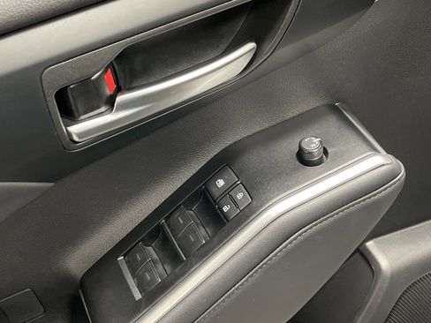 Used 2026 Toyota Highlander XLE image 15