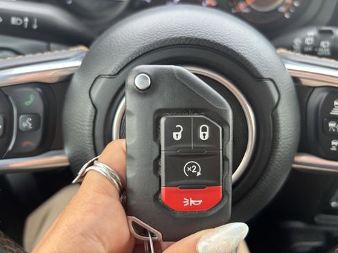 Certified 2024 Jeep Wrangler Sahara w/ Technology Group image 22