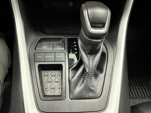 Used 2023 Toyota RAV4 XLE Premium image 20