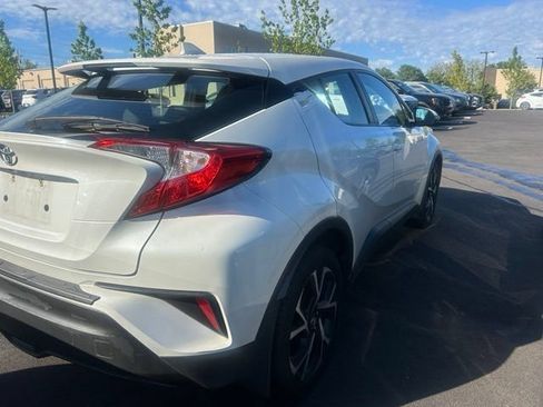 Used 2018 Toyota C-HR XLE FWD image 4