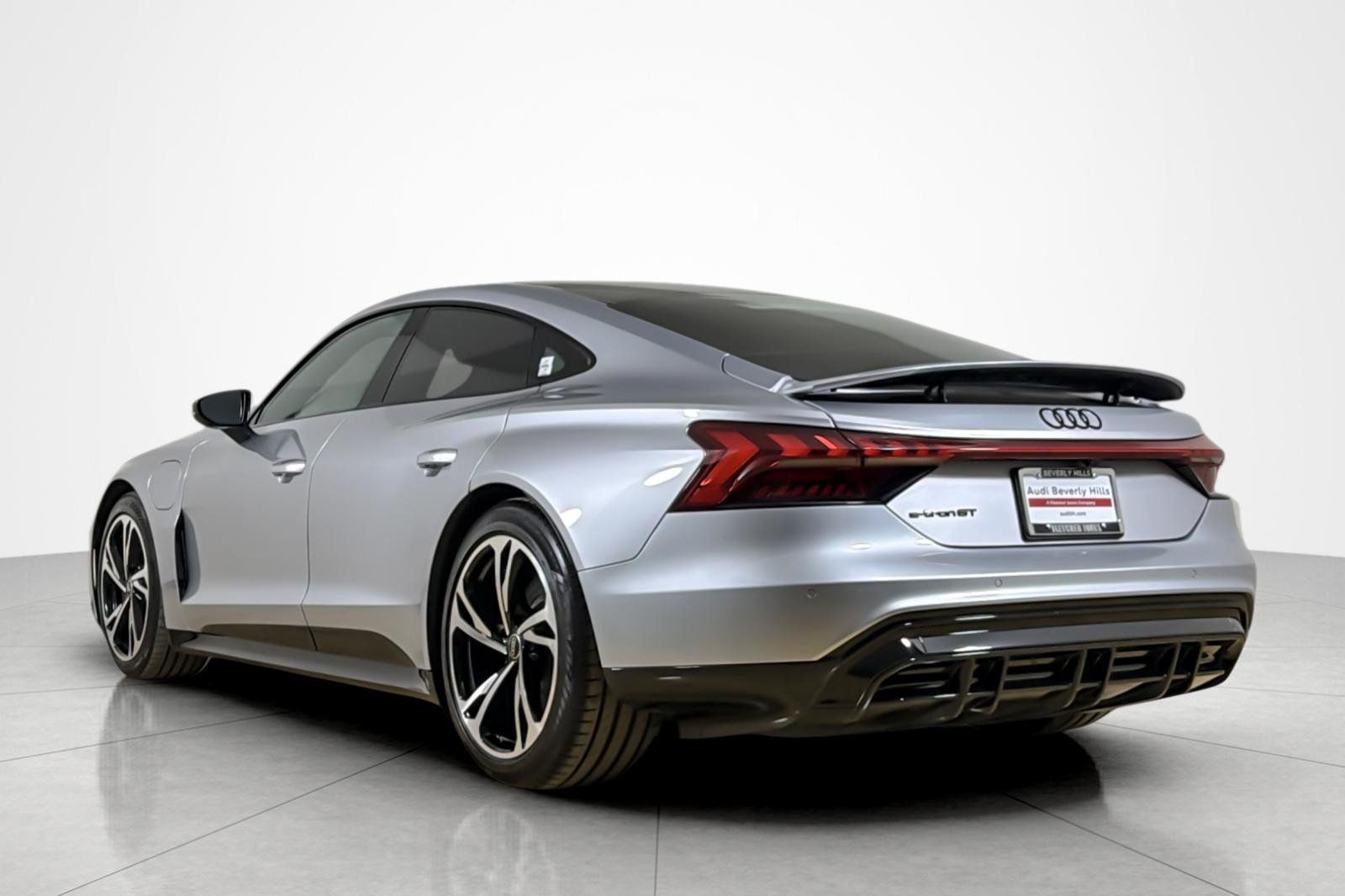 Used 2024 Audi e-tron GT Premium Plus AWD/4WD image 3
