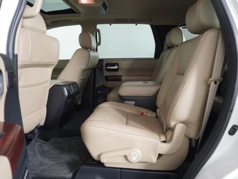 Used 2015 Toyota Sequoia Platinum RWD image 32
