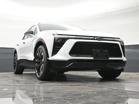 Used 2025 Chevrolet Blazer EV RS w/ Super Cruise Package AWD/4WD image 30