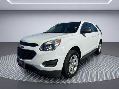 Used 2017 Chevrolet Equinox LS FWD image 2