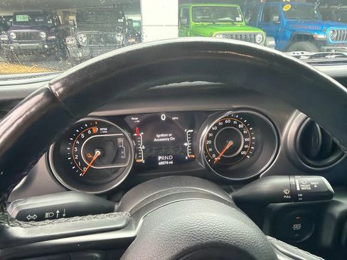 Used 2023 Jeep Gladiator Sport AWD/4WD image 7