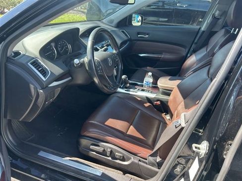 Used 2017 Acura TLX FWD image 5