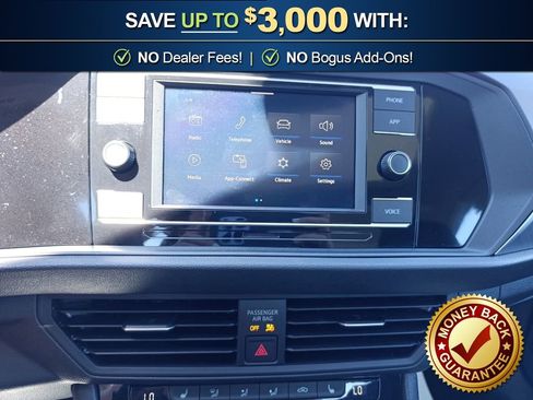 Used 2024 Volkswagen Jetta SE w/ Panoramic Sunroof Package FWD image 25