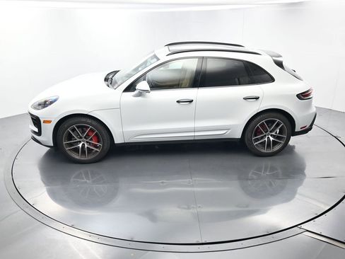 Certified 2024 Porsche Macan S AWD/4WD image 34