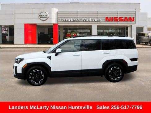 Used 2025 Hyundai Santa Fe SEL FWD image 8