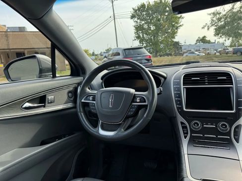 Used 2019 Lincoln Nautilus Reserve image 15