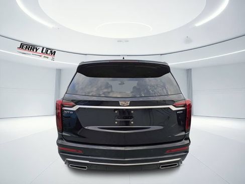 Used 2021 Cadillac XT6 Premium Luxury w/ LPO, Floor Liner Package FWD image 4