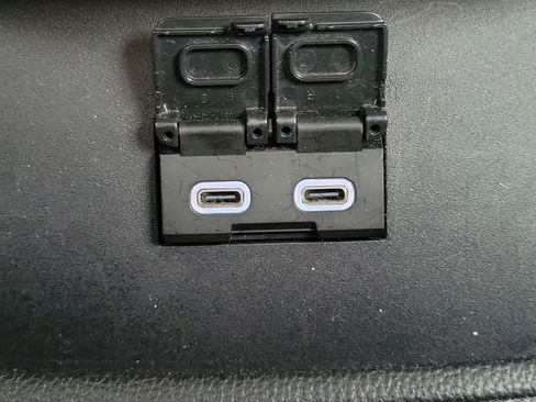 Used 2024 Toyota Highlander LE image 15