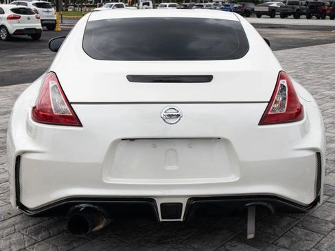 Used 2016 Nissan 370Z Coupe RWD image 6