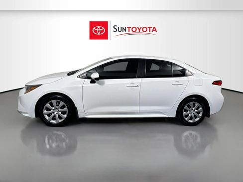 Used 2025 Toyota Corolla LE image 7