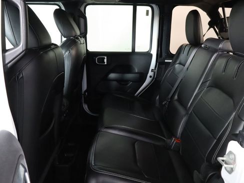 Used 2023 Jeep Wrangler Unlimited Sahara w/ Cold Weather Group AWD/4WD image 16
