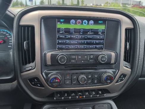 Used 2019 GMC Sierra 2500 Denali w/ Duramax Plus Package AWD/4WD image 21