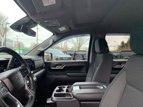 Used 2024 Chevrolet Silverado 1500 LT Trail Boss w/ Protection Package image 12