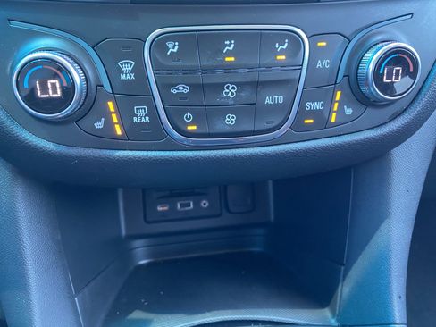Used 2020 Chevrolet Equinox LT FWD image 15