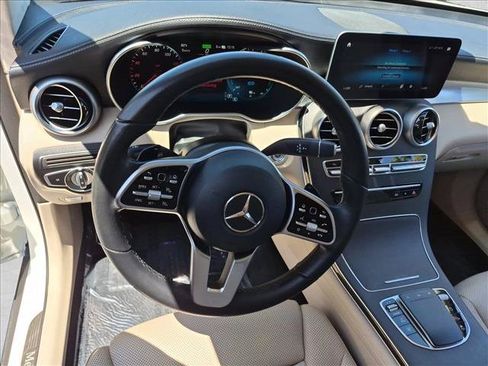 Used 2020 Mercedes-Benz GLC 350e 4MATIC image 11