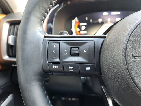 Used 2023 Nissan Pathfinder Platinum AWD/4WD image 28