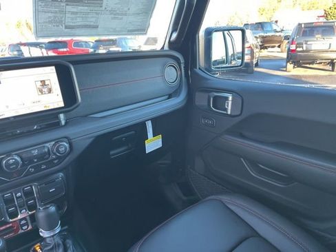 New 2026 Jeep Wrangler Unlimited Rubicon image 17