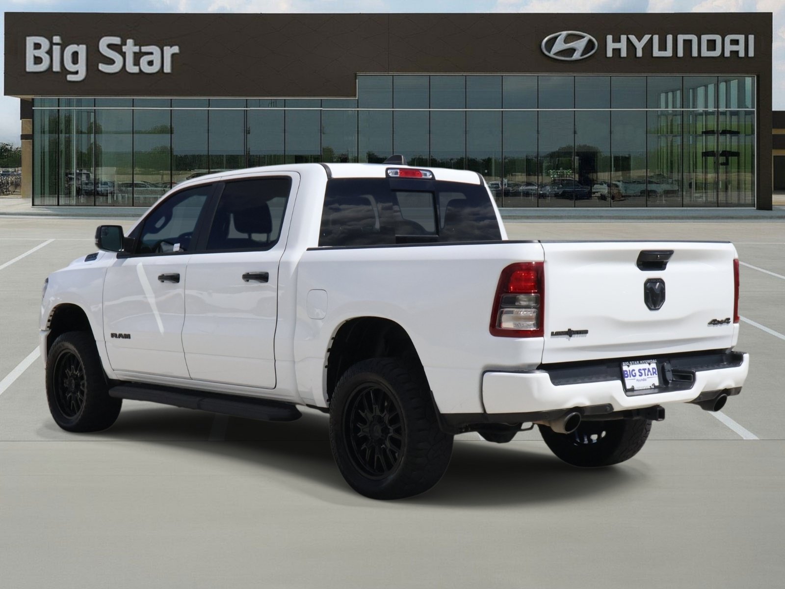 Used 2024 RAM 1500 Lone Star AWD/4WD image 3