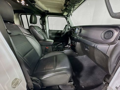 Used 2023 Jeep Gladiator Sport image 32