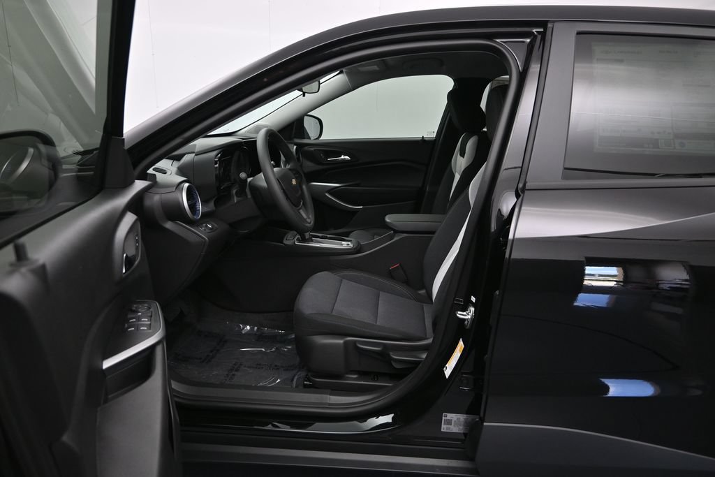 New 2026 Chevrolet Trax LS w/ LS Convenience Package FWD image 20