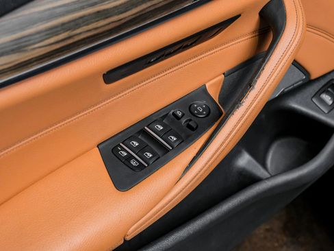 Used 2019 BMW 540i xDrive w/ Premium Package image 48