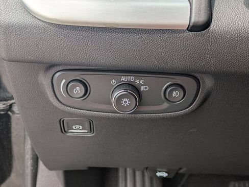 Used 2024 GMC Terrain SLT FWD image 17