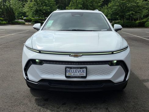 New 2026 Chevrolet Equinox EV LT AWD/4WD image 8