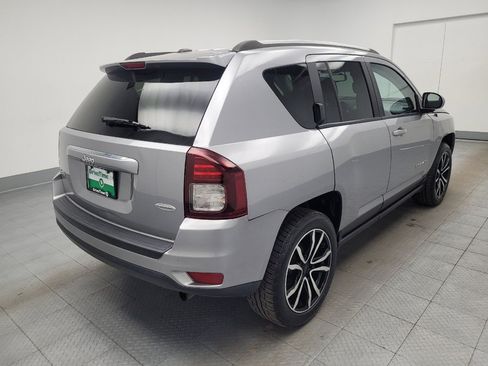 Used 2017 Jeep Compass Latitude AWD/4WD image 9
