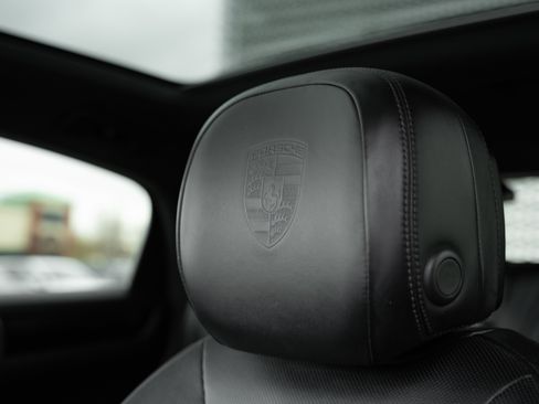 Used 2021 Porsche Cayenne Coupe image 25